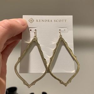 Kendra Scott Sophee Drop Earrings in Gold
